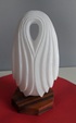sculpture en sélénite de couleur blanche nommée` Dame Blanche`