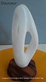sculpture en sélénite de couleur translucide nommée `douceur` 
