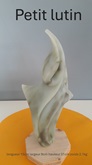 sculpture en stéatite de couleur vert bouteille nommée ` petit lutin`